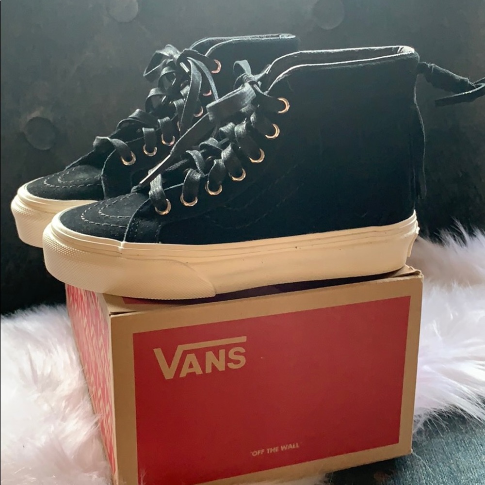 Vans girls black mid top moccasins sz 11